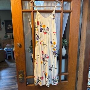 Old Navy White Floral Midi Dress